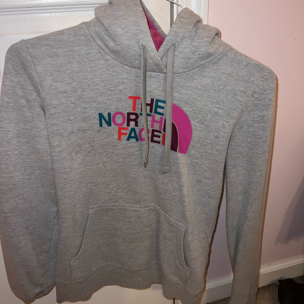 The north face hoodie size small